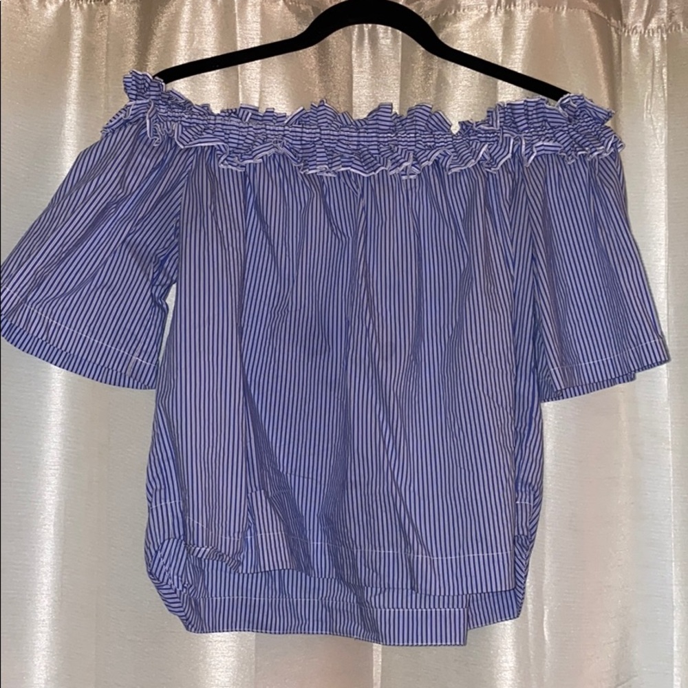 Vineyard vines top